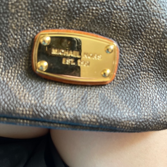 Authentic mk purse - Picture 2 of 3